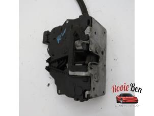 Begagnade Dörrlåsmekanism, 2-dörrars, höger Fiat Ducato (250) 2.3 D 120 Multijet Pris € 40,00 Marginaltabell erbjuds av Rooie Ben autodemontage