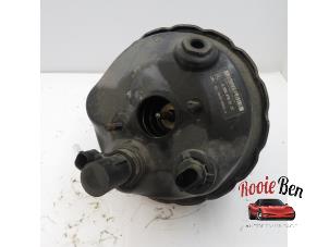 Gebruikte Rembooster Chrysler Crossfire 3.2 V6 18V Prijs op aanvraag aangeboden door Rooie Ben autodemontage