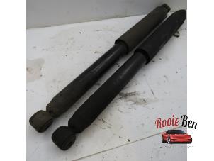 Begagnade Stötfångarset Dodge Ram 1500 (DR/DH/D1/DC/DM) 5.7 V8 Hemi 1500 4x2 Pris på förfrågan erbjuds av Rooie Ben autodemontage