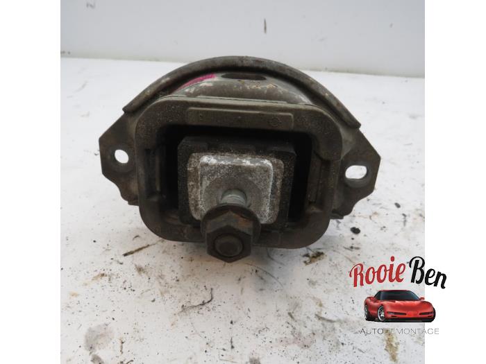 Motorsteun van een Land Rover Range Rover Sport (LS) 3.6 TDV8 32V 2008