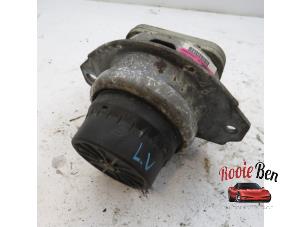 Gebruikte Motorsteun Landrover Range Rover Sport (LS) 3.6 TDV8 32V Prijs € 50,00 Margeregeling aangeboden door Rooie Ben autodemontage