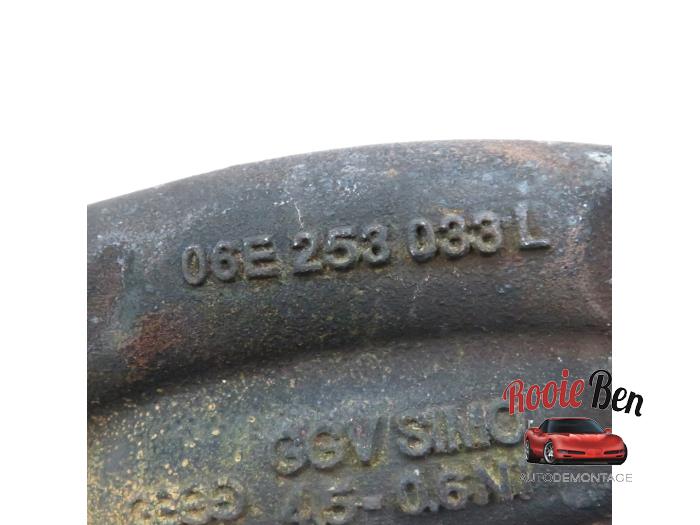 Avgasgrenrör från en Audi A6 (C7) 2.8 V6 24V FSI 2011