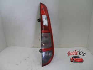 Używane Tylne swiatlo pozycyjne prawe Ford Focus 2 Wagon 1.6 TDCi 16V 110 Cena € 25,00 Procedura marży oferowane przez Rooie Ben autodemontage