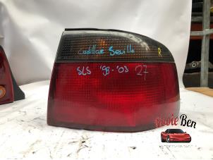 Begagnade Baklykta, höger Cadillac Seville (K-body) 4.6 SLS/North Star V8 32V Pris på förfrågan erbjuds av Rooie Ben autodemontage