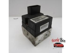 Gebruikte ABS Pomp Dodge Ram 3500 Standard Cab (DR/DH/D1/DC/DM) 5.7 V8 Hemi 1500 4x4 Prijs € 250,00 Margeregeling aangeboden door Rooie Ben autodemontage