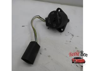 Gebruikte Motor Koplamp BMW X3 (E83) 3.0d 24V Prijs op aanvraag aangeboden door Rooie Ben autodemontage