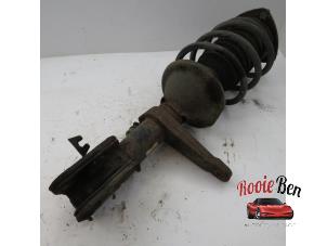 Gebruikte Mac Phersonpoot links-voor Landrover Freelander Hard Top 1.8 16V Prijs € 100,00 Margeregeling aangeboden door Rooie Ben autodemontage