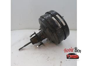 Gebruikte Rembekrachtiger Dodge Ram 1500 Crew Cab (DS/DJ/D2) 5.7 V8 Hemi 1500 4x2 Prijs op aanvraag aangeboden door Rooie Ben autodemontage