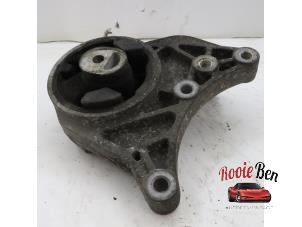 Gebruikte Motorsteun Chrysler Voyager/Grand Voyager (RG/RS) 2.8 CRD 16V Autom. (Dodge Ram Van) Prijs op aanvraag aangeboden door Rooie Ben autodemontage