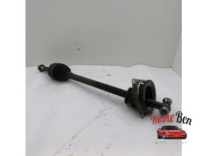 Gebruikte Steekas links-voor Renault Twingo II (CN) 1.2 Prijs € 30,00 Margeregeling aangeboden door Rooie Ben autodemontage