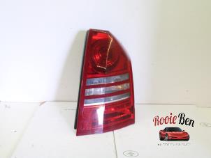 Używane Tylne swiatlo pozycyjne prawe Chrysler 300 C 2.7 V6 24V Cena € 75,00 Procedura marży oferowane przez Rooie Ben autodemontage