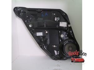 Begagnade Dörrplåt, 4-dörrars, vänster bak Mercedes ML II (164/4JG) 3.0 ML-280 CDI 4-Matic V6 24V Pris € 60,00 Marginaltabell erbjuds av Rooie Ben autodemontage