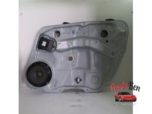 Begagnade Dörrplåt, 4-dörrars, höger fram Mercedes ML II (164/4JG) 3.0 ML-280 CDI 4-Matic V6 24V Pris € 60,00 Marginaltabell erbjuds av Rooie Ben autodemontage