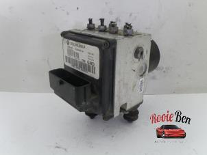 Gebruikte ABS Pomp Volkswagen Passat Variant (3C5) 2.0 TDI 140 Prijs € 50,00 Margeregeling aangeboden door Rooie Ben autodemontage