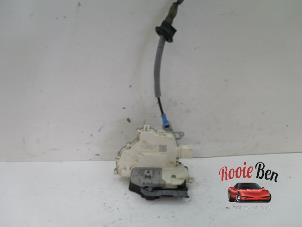 Używane Mechanizm blokady drzwi prawych tylnych wersja 4-drzwiowa Audi A3 Sportback (8VA/8VF) 1.0 TFSI 12V Cena € 40,00 Procedura marży oferowane przez Rooie Ben autodemontage
