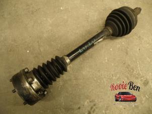 Gebruikte Aandrijfas links-voor Volkswagen Polo V (6R) 1.2 TDI 12V BlueMotion Prijs € 50,00 Margeregeling aangeboden door Rooie Ben autodemontage