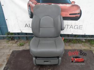 Gebruikte Stoel rechts Chrysler Voyager/Grand Voyager (RG/RS) 2.5 CRD Prijs € 75,00 Margeregeling aangeboden door Rooie Ben autodemontage