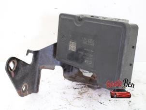 Używane Pompa ABS Chrysler PT Cruiser 1.6 16V Cena € 60,00 Procedura marży oferowane przez Rooie Ben autodemontage