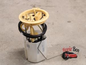 Używane Elektryczna pompa paliwa Volkswagen Passat Variant (3C5) 2.0 TDI 16V 135 Cena € 50,00 Procedura marży oferowane przez Rooie Ben autodemontage