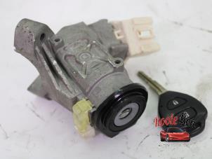 Używane Stacyjka + Kluczyk Toyota Urban Cruiser 1.33 Dual VVT-I 16V 2WD Cena na żądanie oferowane przez Rooie Ben autodemontage