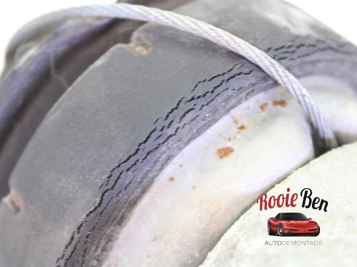 Motorfäste från en Volvo XC90 I 3.2 24V 2008