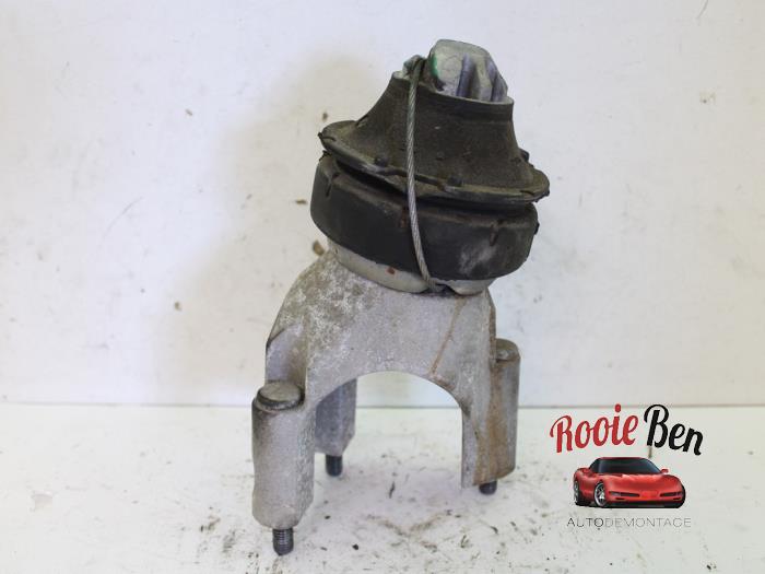 Motorfäste från en Volvo XC90 I 3.2 24V 2008