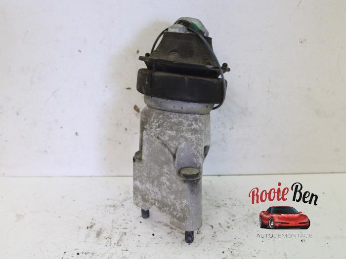 Motorfäste från en Volvo XC90 I 3.2 24V 2008