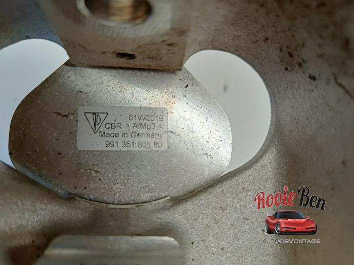 Spindel, höger fram från en Porsche 718 Cayman (982) 4.0 GT4 2020