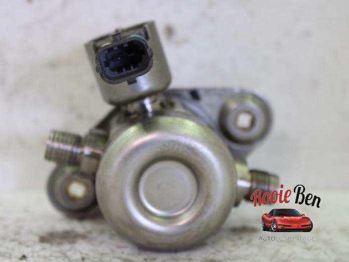 Brandstofpomp Mechanisch van een Opel Insignia Sports Tourer 2.0 Turbo 16V 4x4 Ecotec 2009