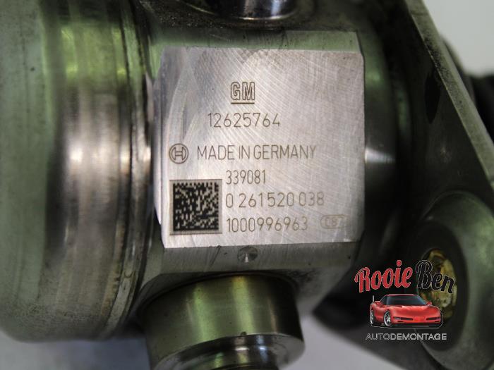 Brandstofpomp Mechanisch van een Opel Insignia Sports Tourer 2.0 Turbo 16V 4x4 Ecotec 2009