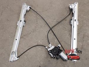 Nya Fönstermekanism, 2-dörrars, höger fram Mercedes Vito (639.6) 2.2 109 CDI 16V Pris på förfrågan erbjuds av Rooie Ben autodemontage