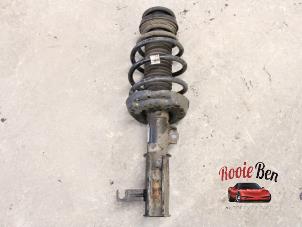 Gebruikte Veerpoot links-voor Opel Insignia Sports Tourer 2.0 CDTI 16V 130 ecoFLEX Prijs € 100,00 Margeregeling aangeboden door Rooie Ben autodemontage