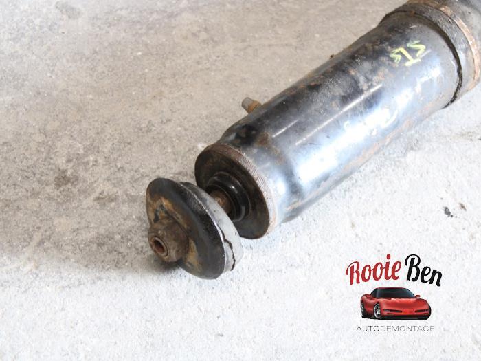 Stötdämpare, höger bak från en Cadillac Seville (K-body) 4.6 SLS/North Star V8 32V 1999