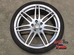 Gebruikte Velg + Band Audi A5 Cabrio (8F7) 3.0 TDI V6 24V Quattro Prijs € 50,00 Margeregeling aangeboden door Rooie Ben autodemontage