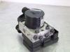 ABS-pump från en Volkswagen Caddy III (2KA,2KH,2CA,2CH), 2004 / 2015 1.9 TDI, Skåpbil, Diesel, 1.896cc, 55kW (75pk), FWD, BSU, 2005-09 / 2010-08, 2KA 2010