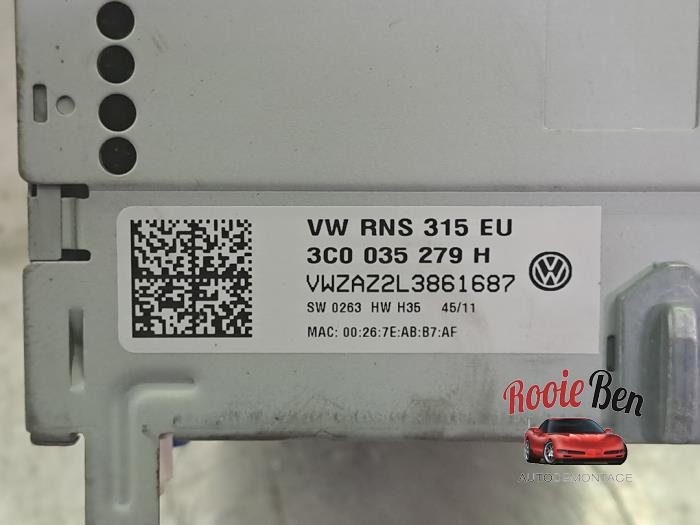 Radio från en Volkswagen Passat (362) 2.0 TDI 16V 140 2011