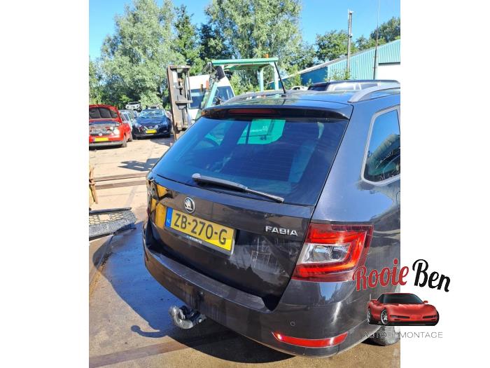 Bakdel (komplett) från en Skoda Fabia III Combi (NJ5) 1.0 TSI 12V 2019