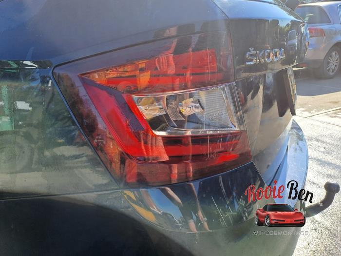 Bakdel (komplett) från en Skoda Fabia III Combi (NJ5) 1.0 TSI 12V 2019