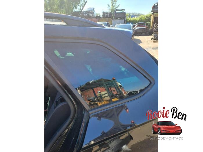 Sidofönster, vänster bak från en Skoda Fabia III Combi (NJ5) 1.0 TSI 12V 2019