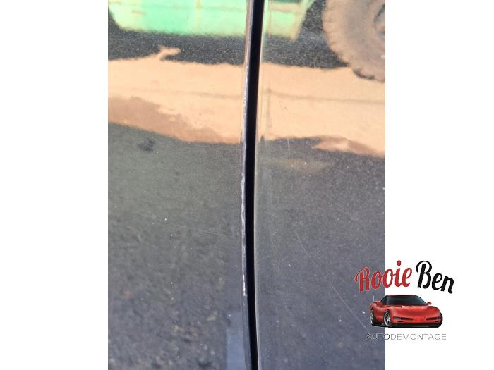 Dörr, 4-dörrars, vänster fram från en Skoda Fabia III Combi (NJ5) 1.0 TSI 12V 2019