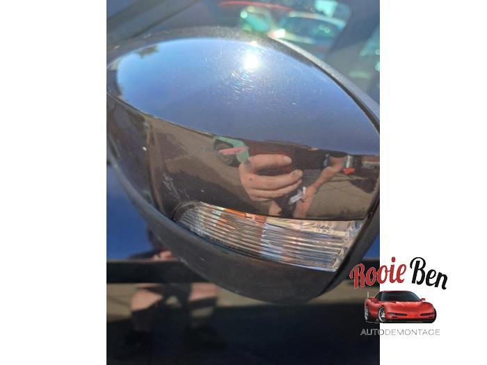 Skärmspegel, vänster från en Skoda Fabia III Combi (NJ5) 1.0 TSI 12V 2019