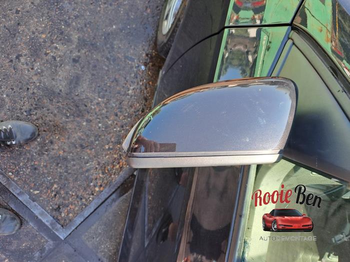 Skärmspegel, vänster från en Skoda Fabia III Combi (NJ5) 1.0 TSI 12V 2019