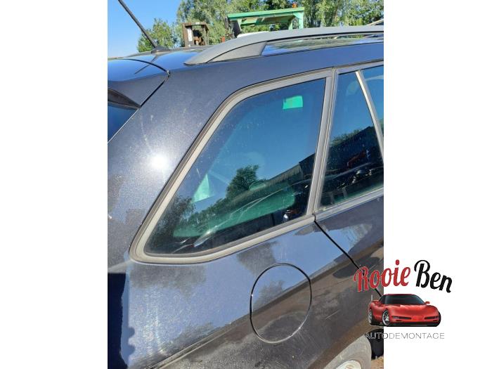 Extra fönster, 4-dörrars, höger från en Skoda Fabia III Combi (NJ5) 1.0 TSI 12V 2019