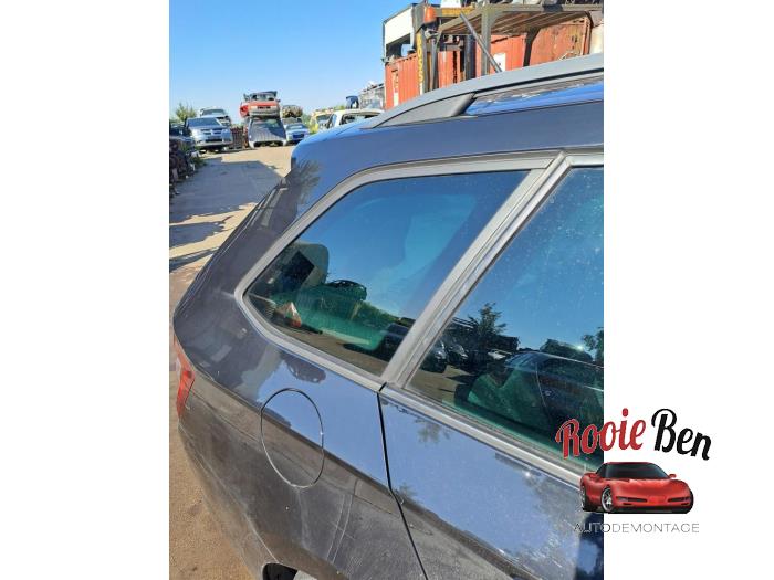 Extra fönster, 4-dörrars, höger från en Skoda Fabia III Combi (NJ5) 1.0 TSI 12V 2019