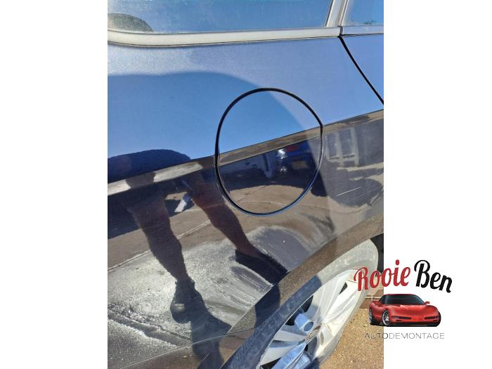 Tanklucka från en Skoda Fabia III Combi (NJ5) 1.0 TSI 12V 2019