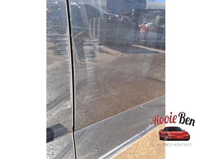 Framdörr, 4-dörrars, höger från en Skoda Fabia III Combi (NJ5) 1.0 TSI 12V 2019