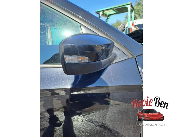 Skärmspegel, höger från en Skoda Fabia III Combi (NJ5) 1.0 TSI 12V 2019