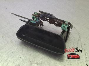 Używane Uchwyt tylnej klapy Chevrolet Avalanche 5.3 1500 V8 4WD Cena na żądanie oferowane przez Rooie Ben autodemontage