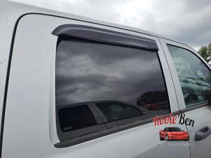 Begagnade Dörrfönster, 4-dörrars, höger bak Dodge 1500 Standard Cab (DS) 3.6 ST V6 24V 4WD Pris på förfrågan erbjuds av Rooie Ben autodemontage