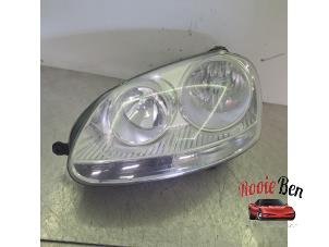 Gebruikte Koplamp links Volkswagen Golf V (1K1) 2.0 FSI 16V Prijs € 25,00 Margeregeling aangeboden door Rooie Ben autodemontage